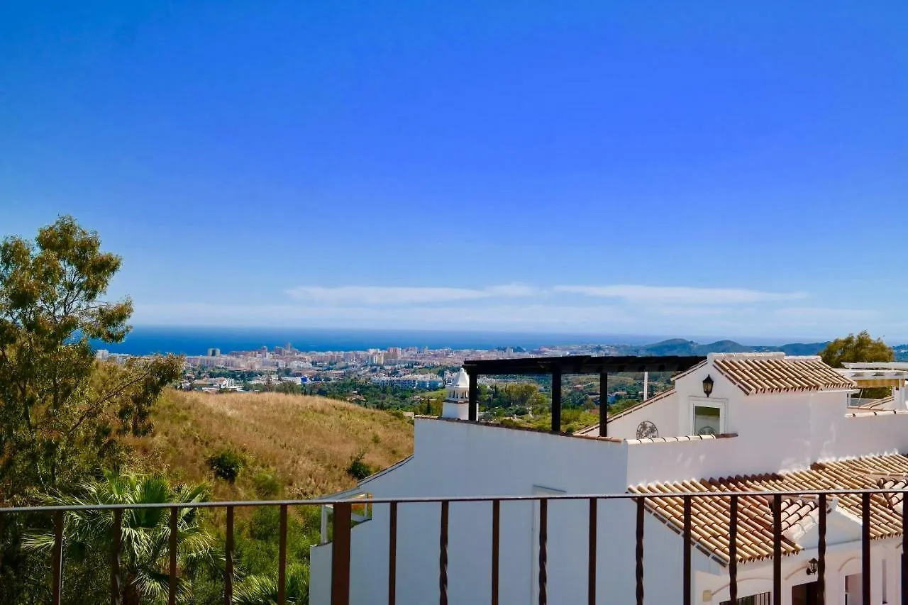 Amazing Sea Views Duplex Apartment With Garden, El Porton De Mijas